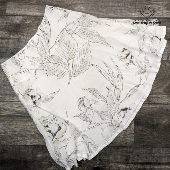 The Limited Sequin Accent Floral A Line Skirt Size 6 - Picture 5 of 5